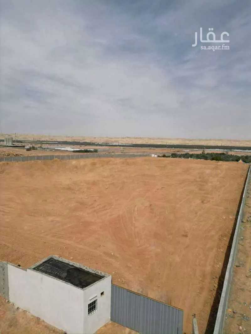 50040 sqm land in Umm Al Shaal 2