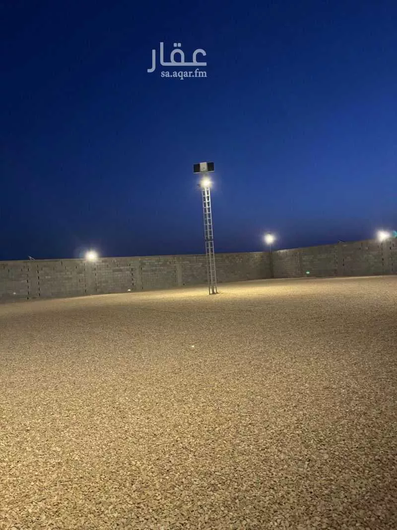 أرض 1080 م² في الشرق 9