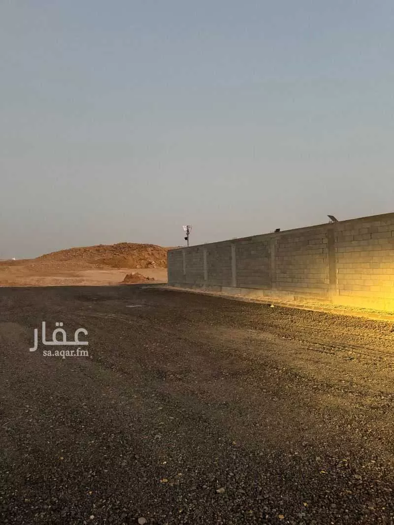 أرض 1080 م² في الشرق 10