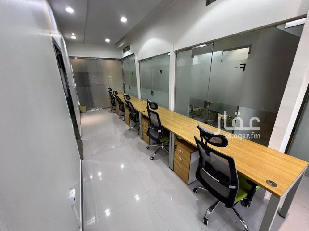 884 sqm office in Al Aridh 6