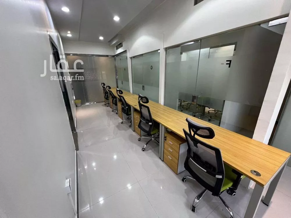 884 sqm office in Al Aridh 6
