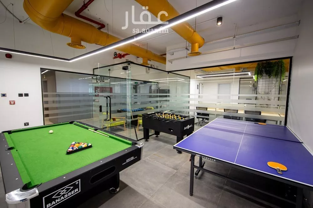 9000 sqm office in As Suwaidi 4