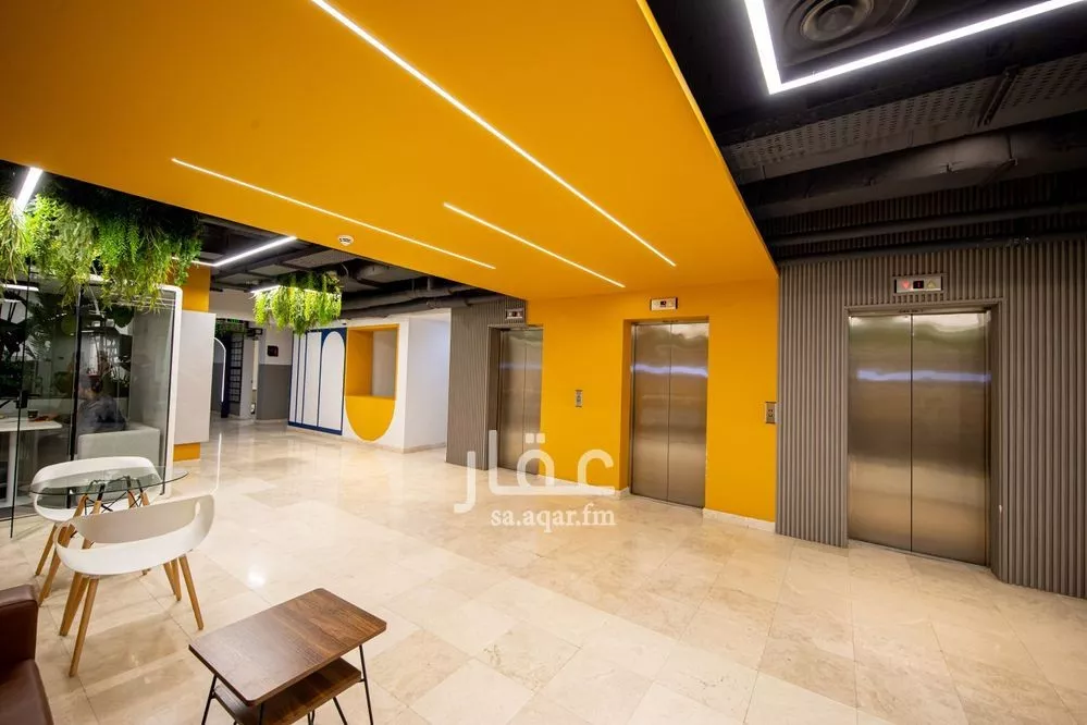 9000 sqm office in As Suwaidi 7