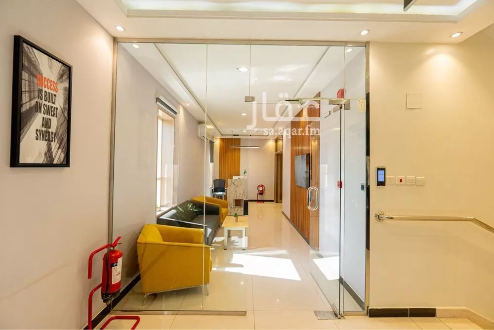 884 sqm office in Al Aridh 2