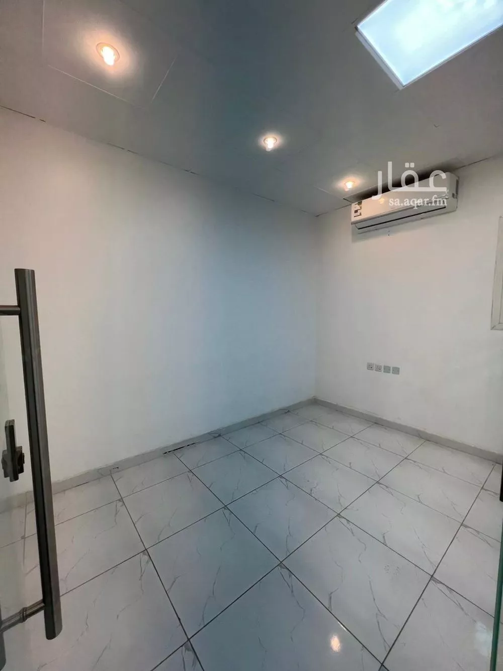 120 sqm office in Al Malaz 13