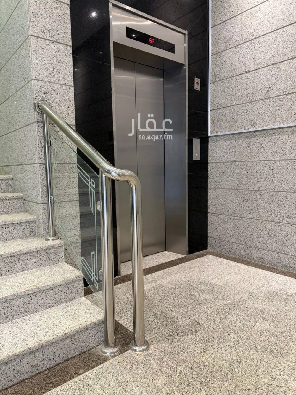 مكتب 200 م² في الياسمين 12