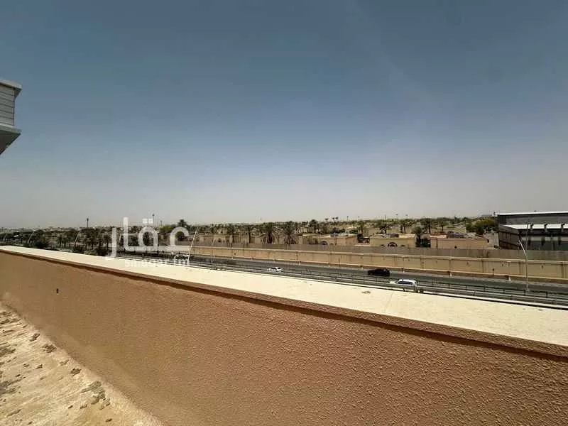 مكتب 3797 م² في الخليج 8
