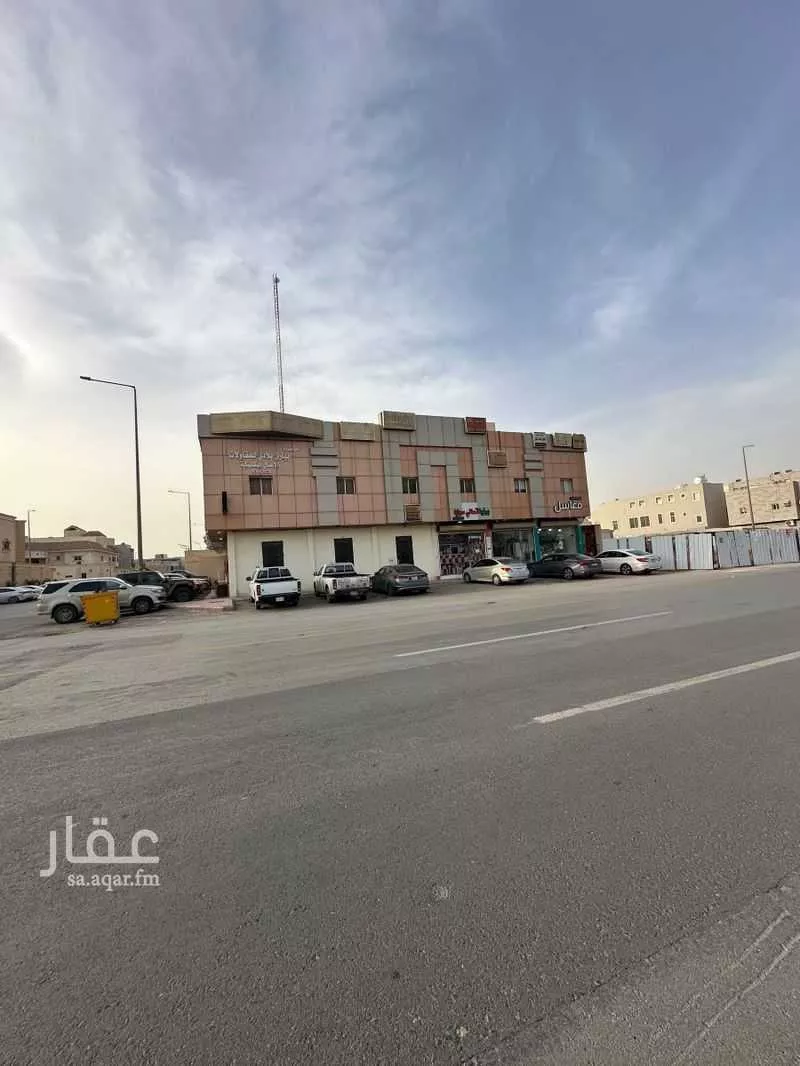 مكتب 72 م² في الحمراء 4