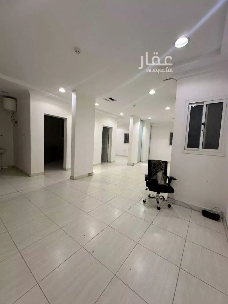 مكتب 72 م² في الحمراء 5