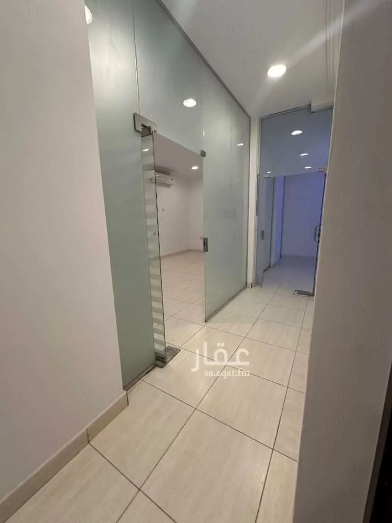 مكتب 72 م² في الحمراء 6