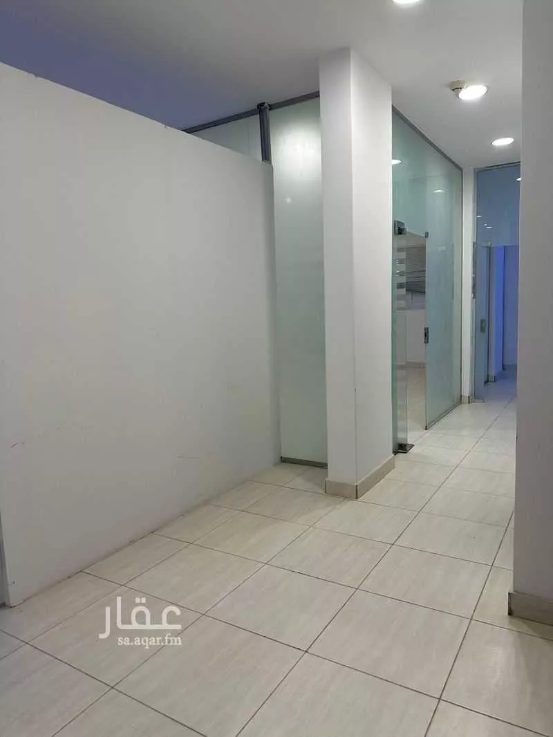 مكتب 72 م² في الحمراء 8