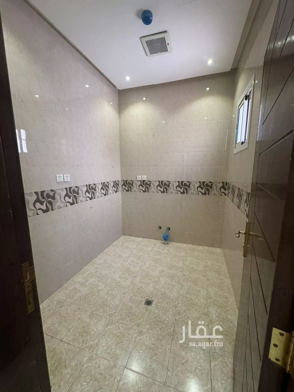 630 sqm office in Al Rawdah 5