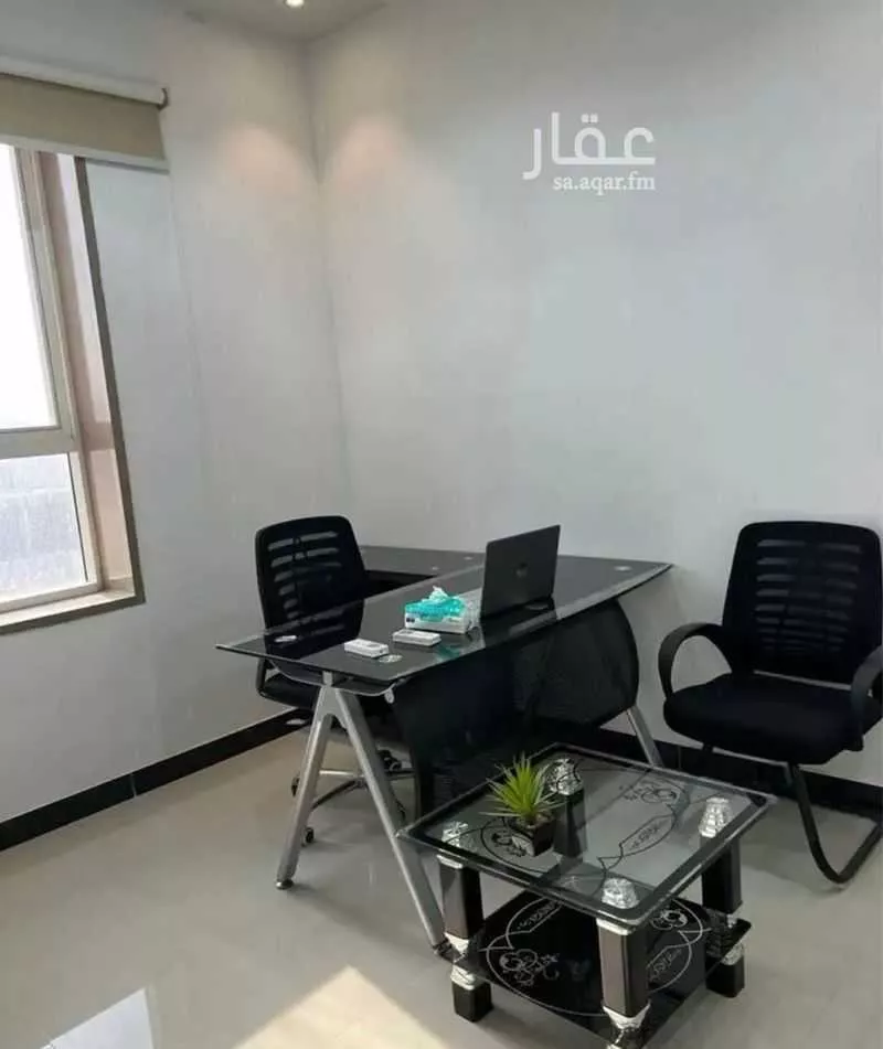مكتب 800 م² في العارض 4