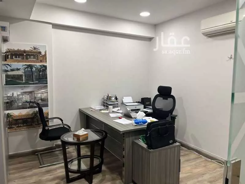 مكتب 250 م² في النخيل 2