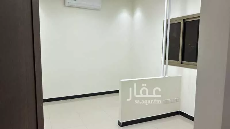 مكتب 1096 م² في العارض 13