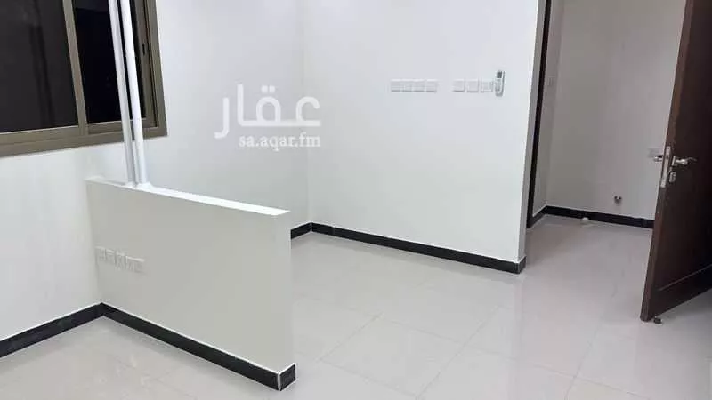 مكتب 1096 م² في العارض 14