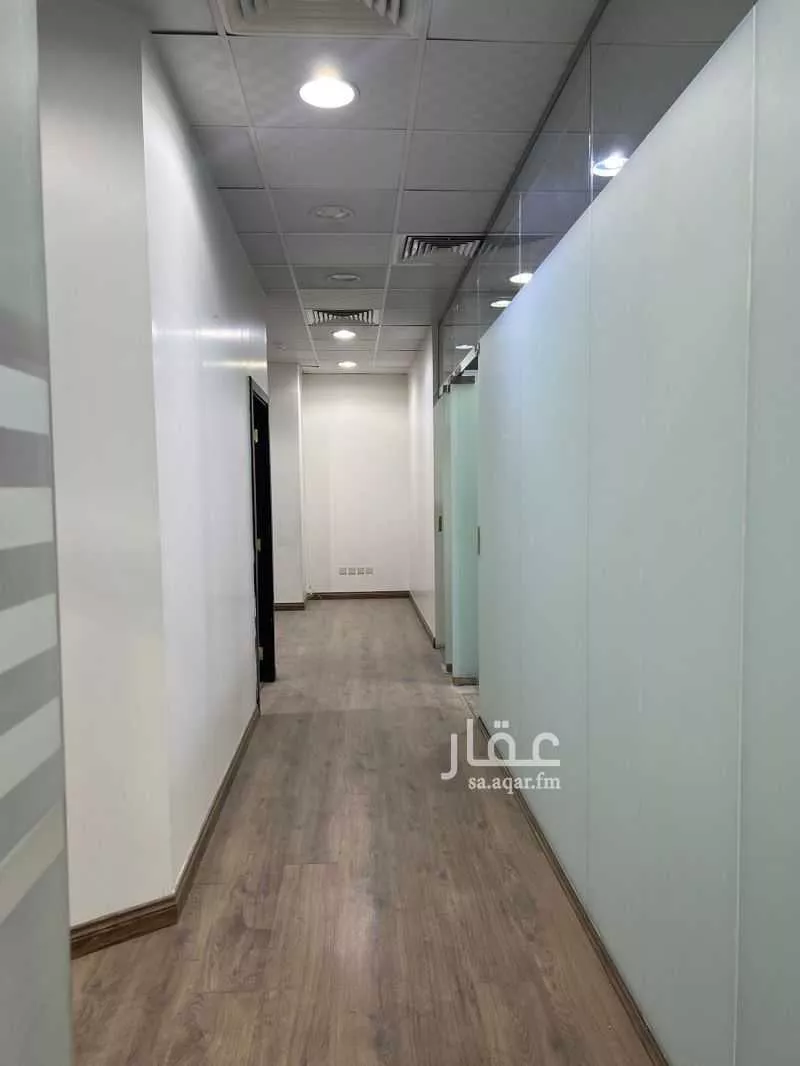 مكتب 1169 م² في المربع 8