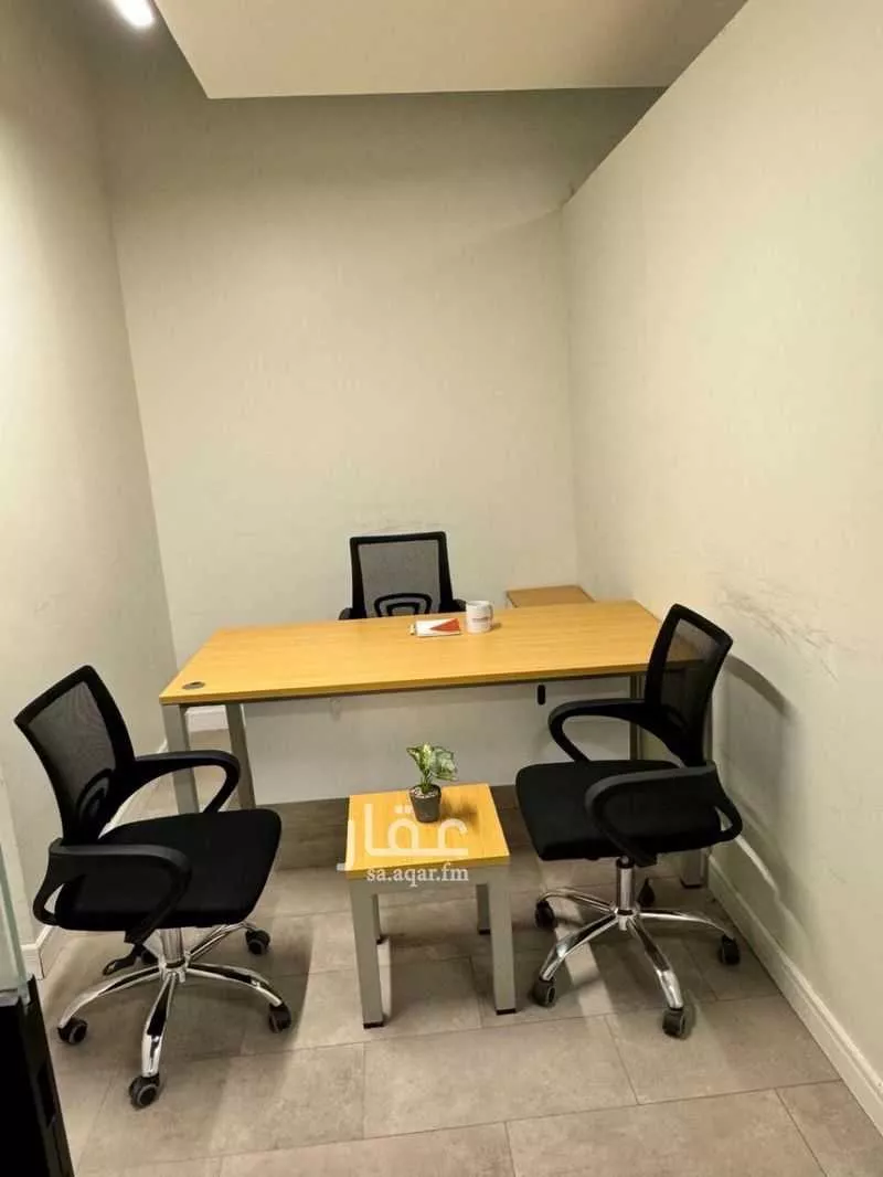 884 sqm office in Al Aridh 12