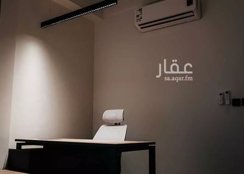 مكتب 12 م² في العليا 7