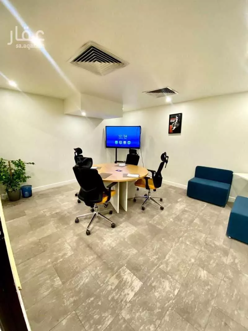 884 sqm office in Al Aridh 3