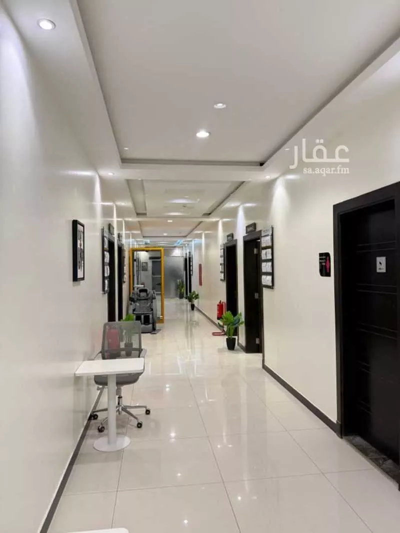 884 sqm office in Al Aridh 5