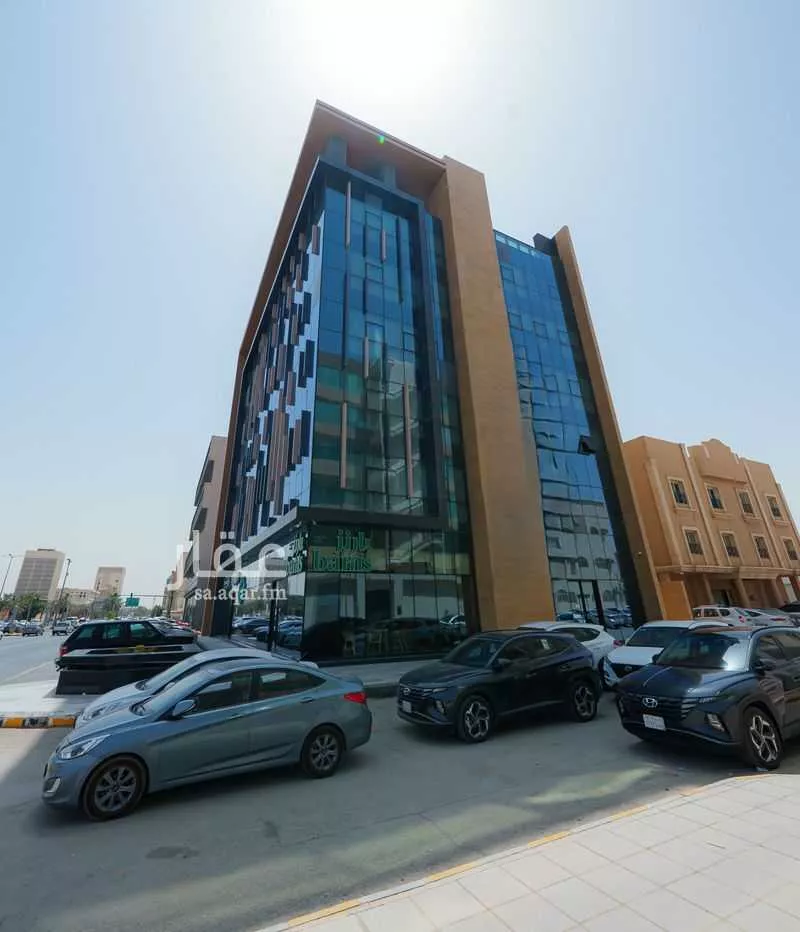 625 sqm office in Al Malaz 2