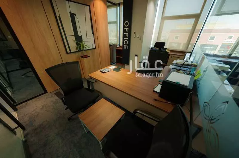 625 sqm office in Al Malaz 11
