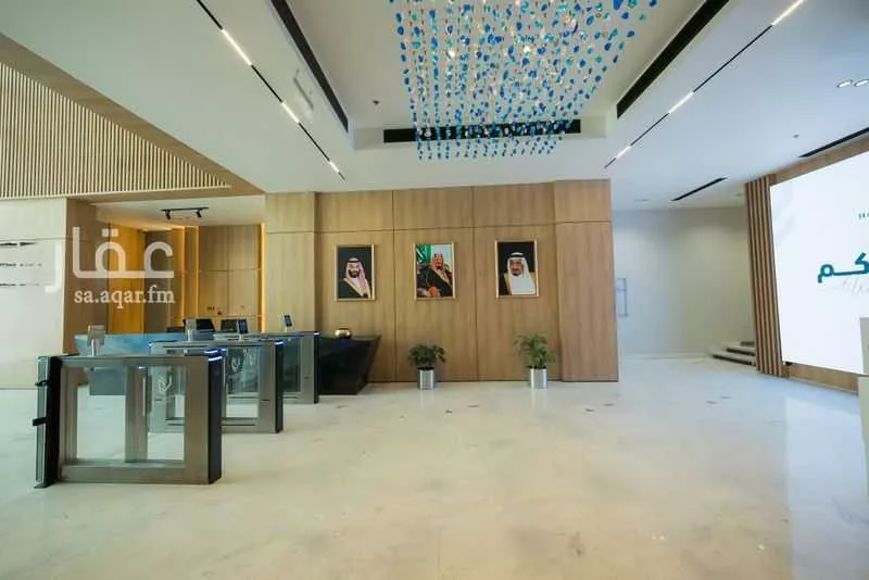 625 sqm office in Al Malaz 3