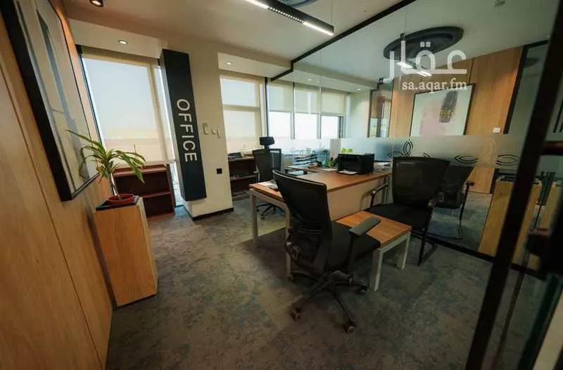625 sqm office in Al Malaz 8