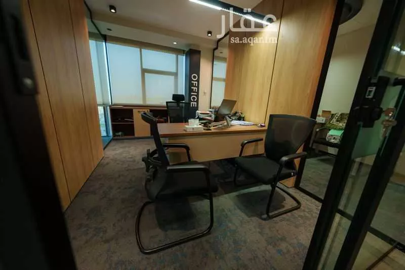 625 sqm office in Al Malaz 10