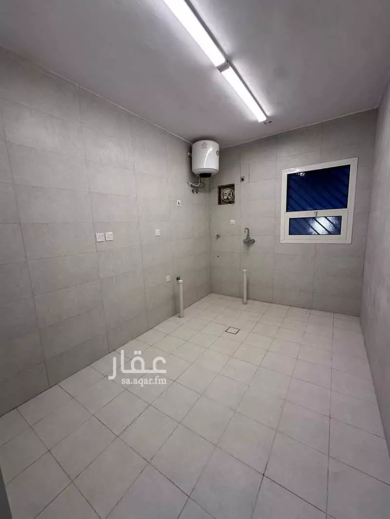 450 sqm building in Al Rabwa 18