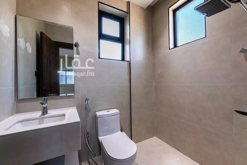 عمارة 900 م² في الضباط 13