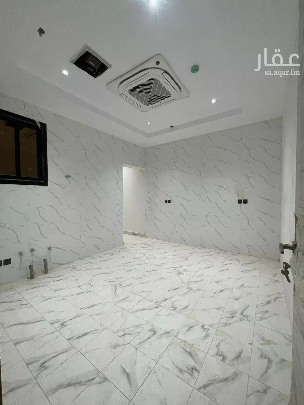 عمارة 1050 م² في النرجس 16