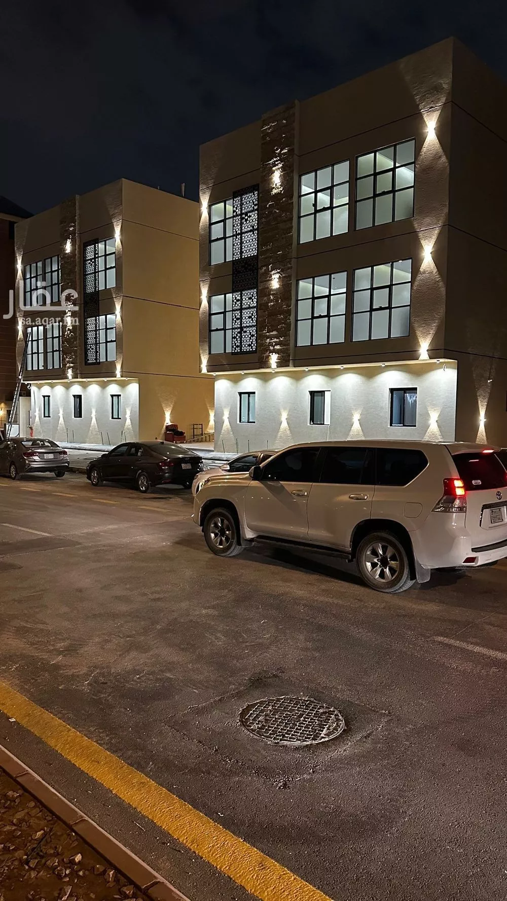 900 sqm building in Dhahrat Laban 2