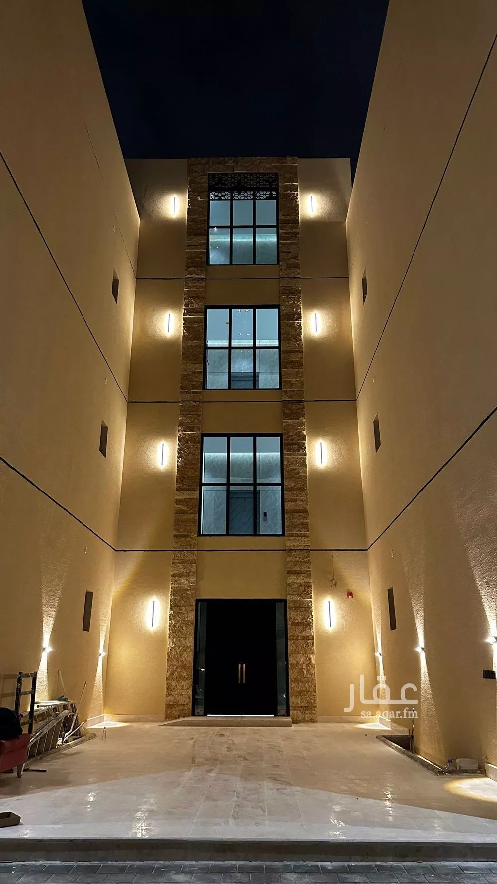 900 sqm building in Dhahrat Laban 3