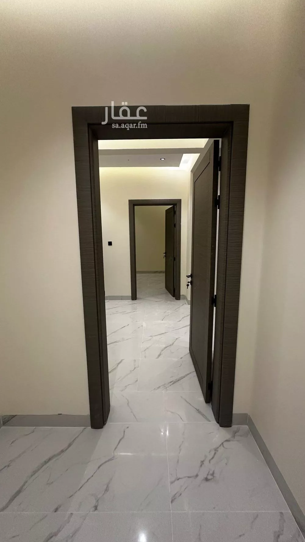 900 sqm building in Dhahrat Laban 4