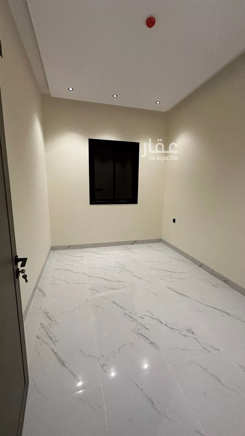 900 sqm building in Dhahrat Laban 5