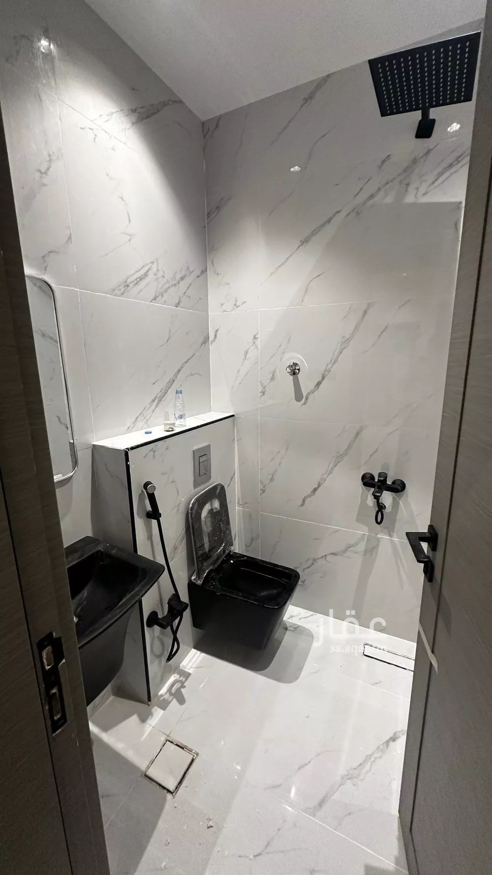 900 sqm building in Dhahrat Laban 9