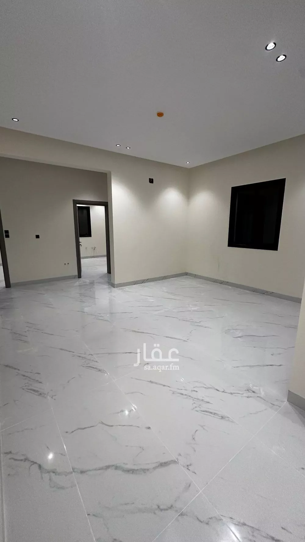900 sqm building in Dhahrat Laban 10