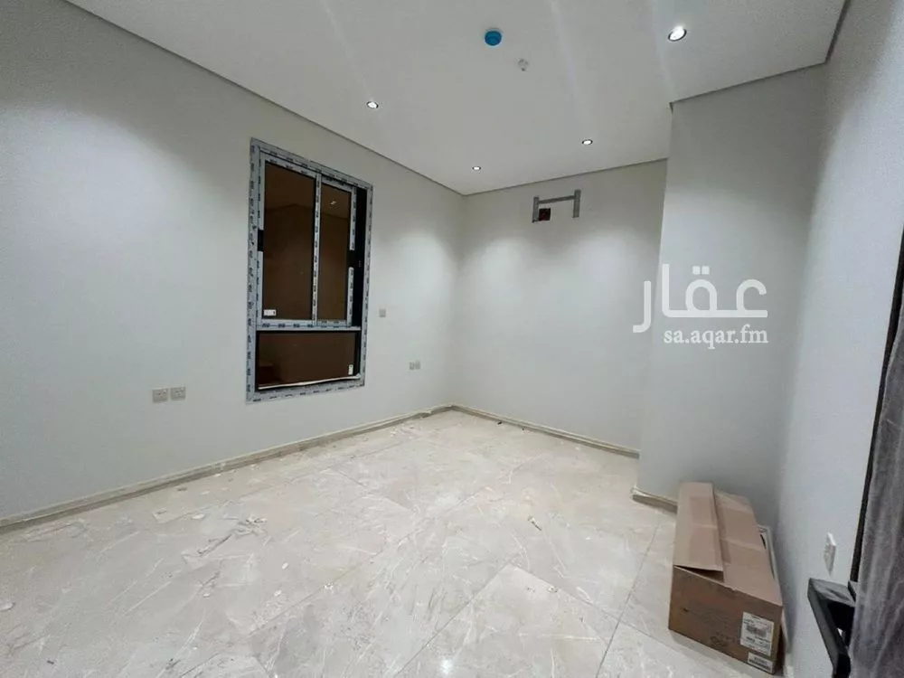 672 sqm building in Al Aridh 2