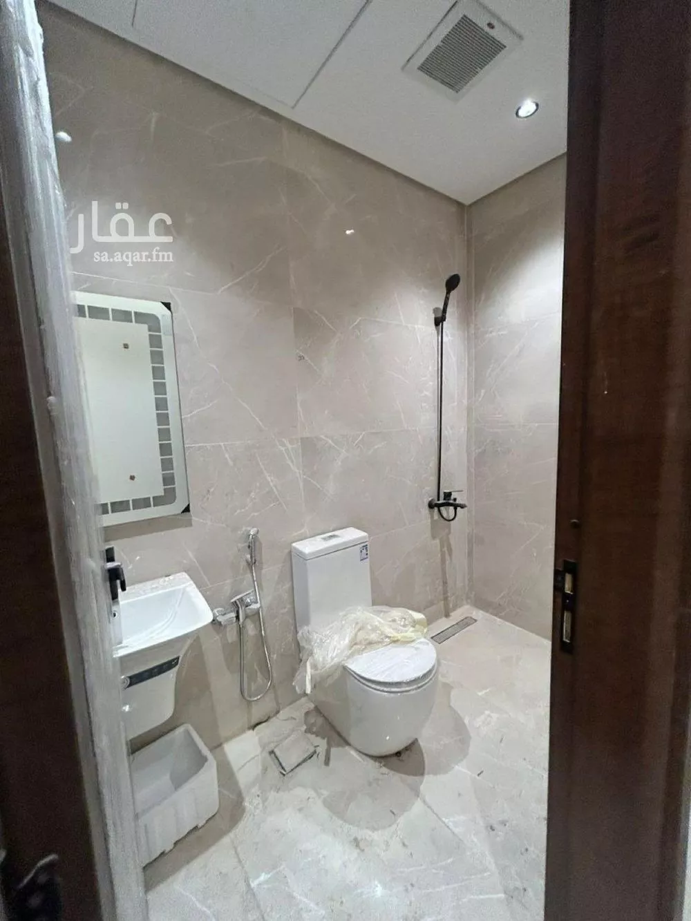 672 sqm building in Al Aridh 3