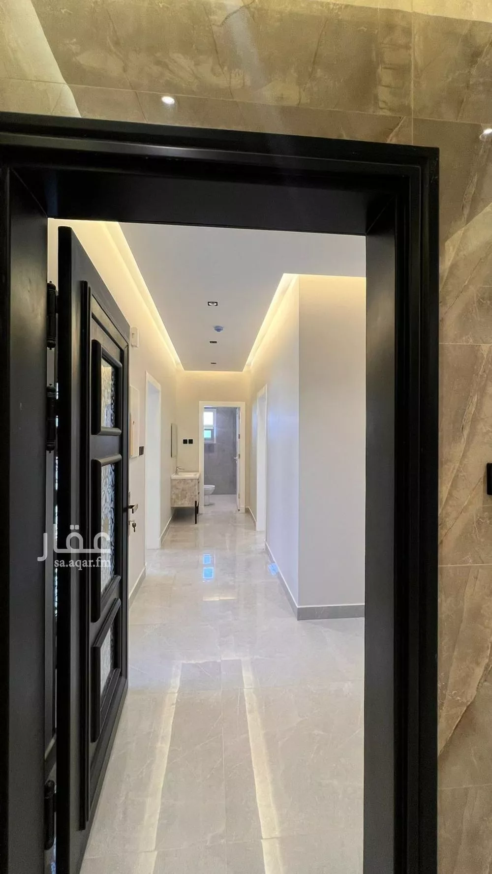 عمارة 891 م² في العارض 9