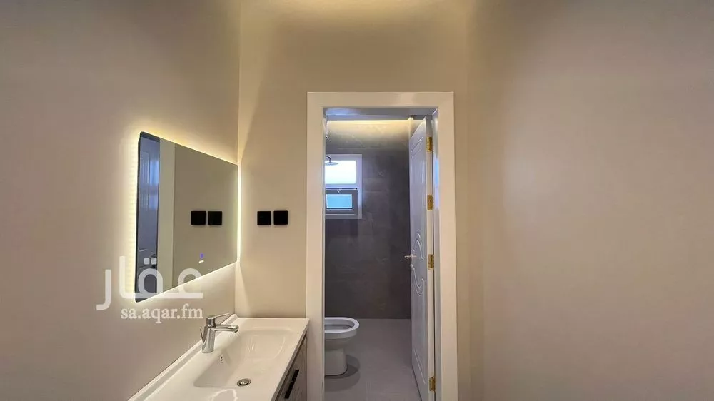 عمارة 891 م² في العارض 10