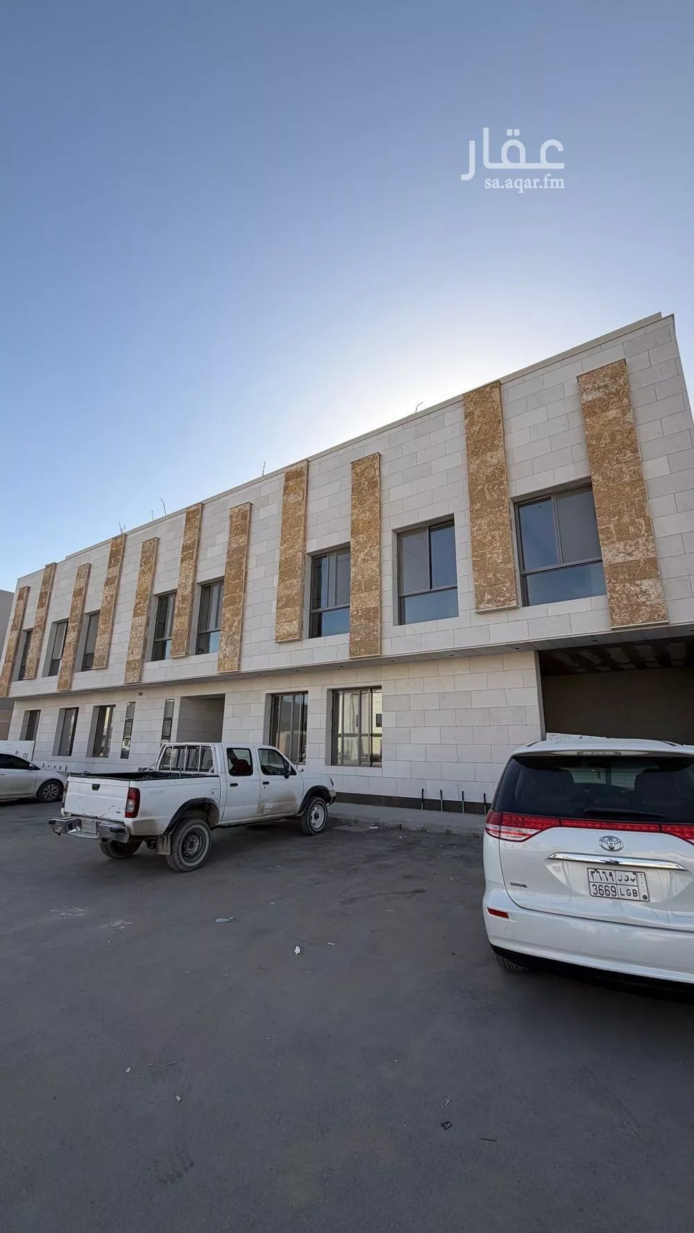 891 sqm building in Al Aridh 2