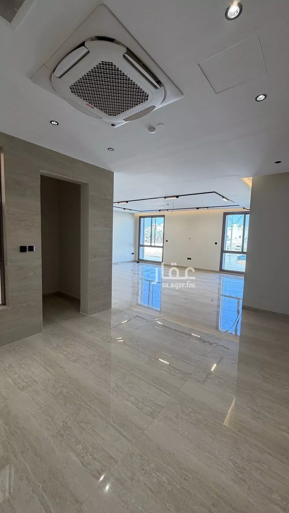 891 sqm building in Al Aridh 11