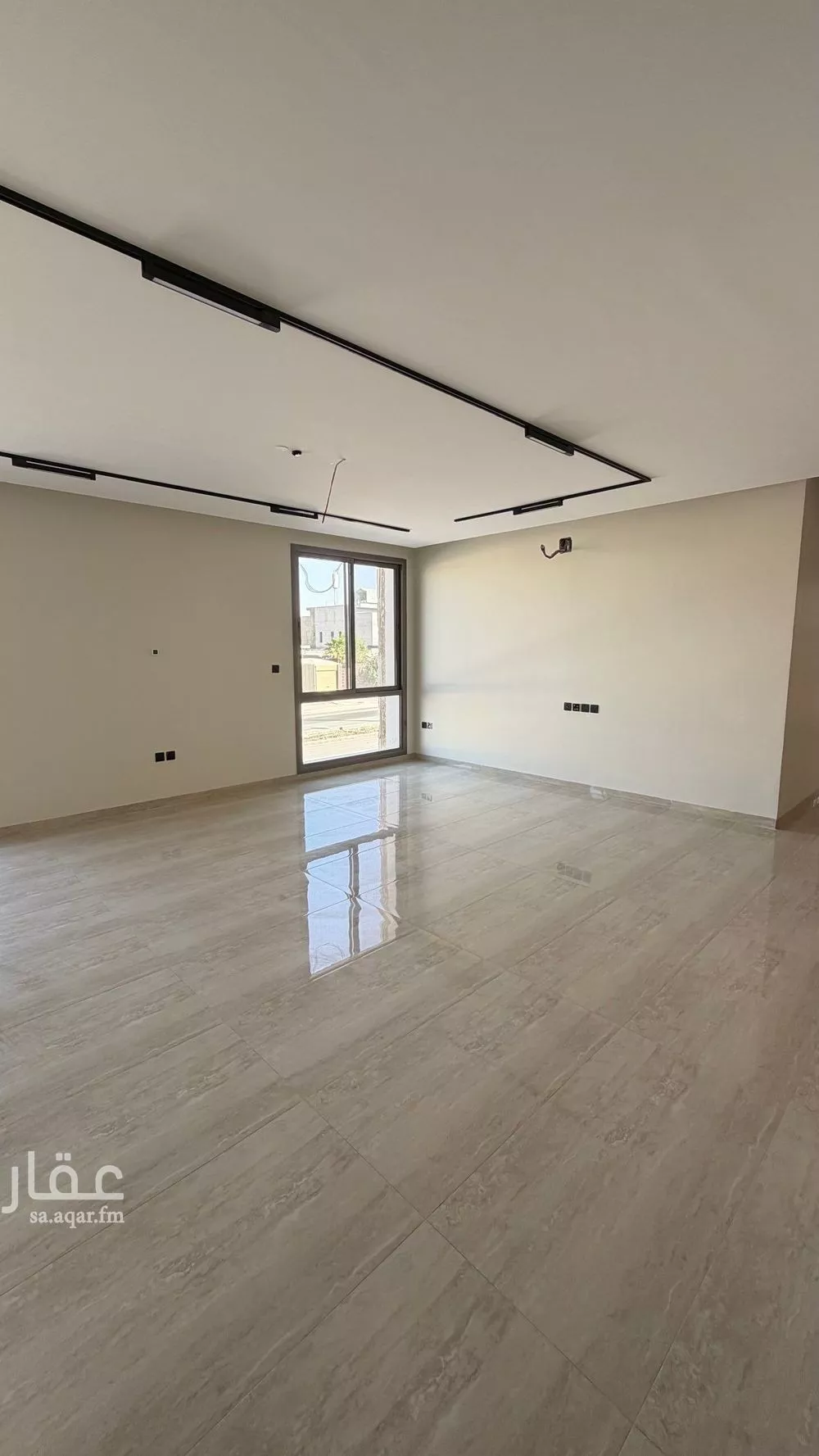 891 sqm building in Al Aridh 14