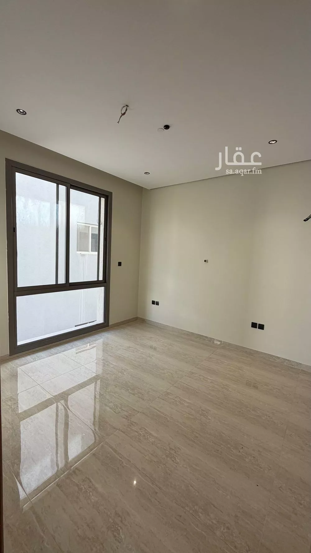 891 sqm building in Al Aridh 21