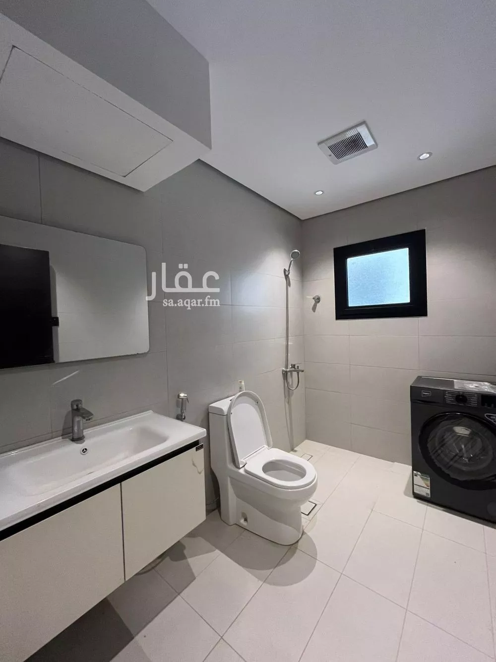 عمارة 396 م² في العليا 11