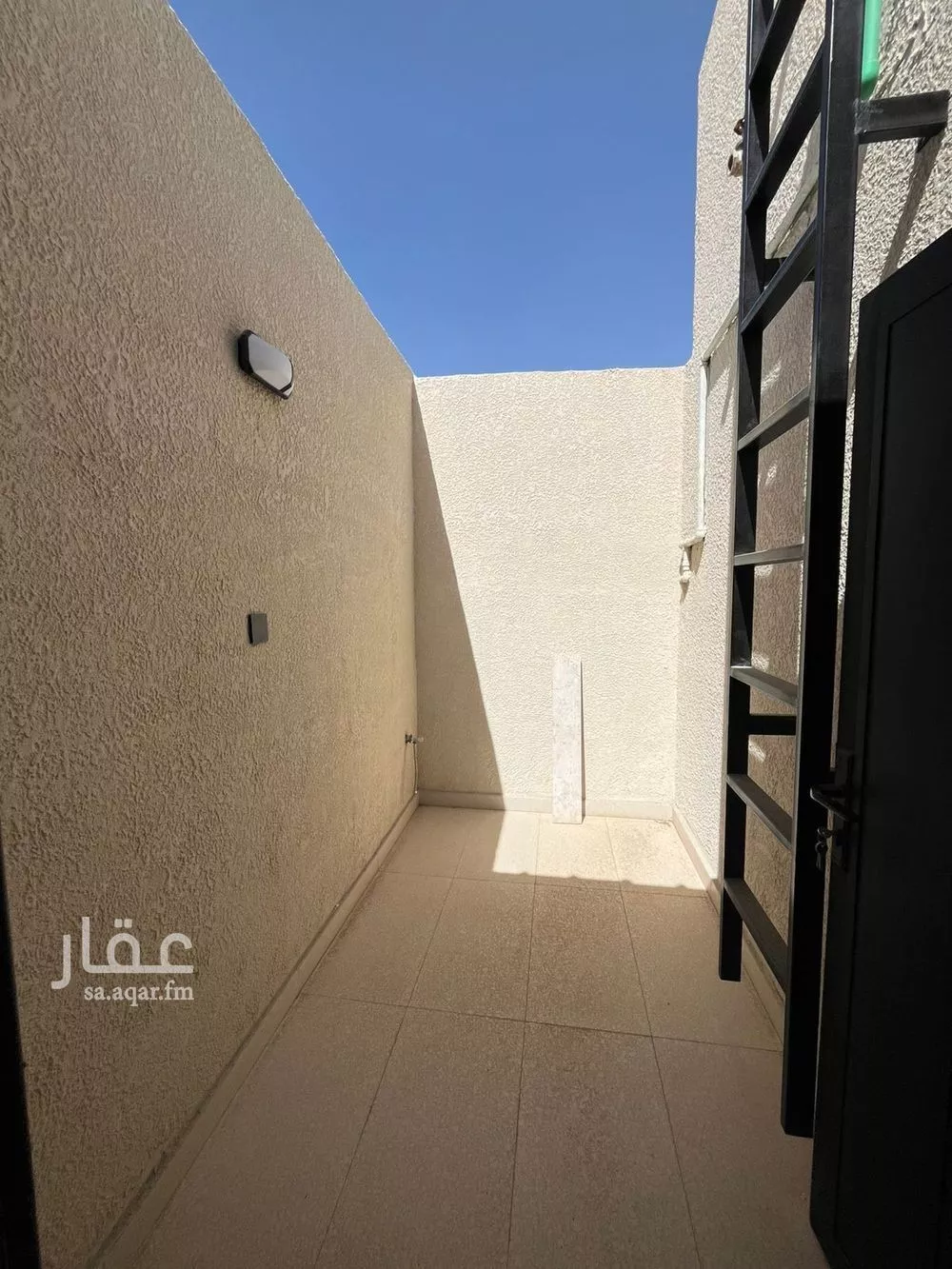 عمارة 396 م² في العليا 15