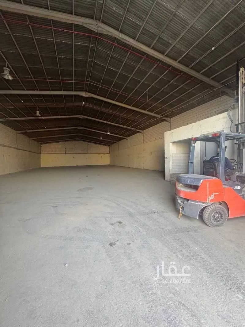 100275 sqm warehouse in Al Sulay 2